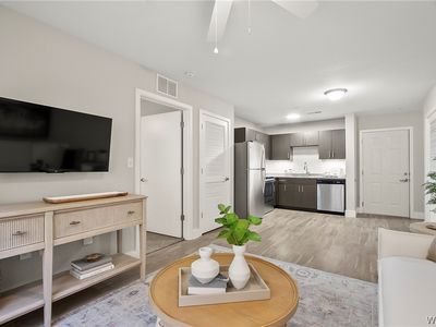 680 6th Ave NE APT 4407