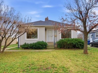 1878 E Stratford Ave