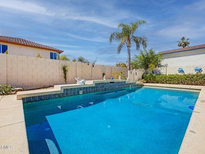 1335 E GRANADA Street