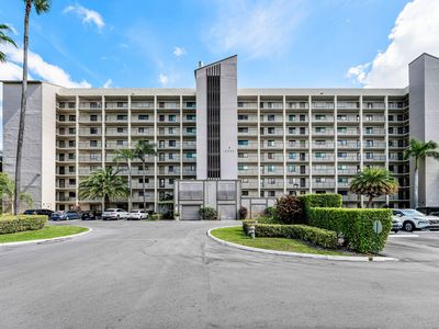 2205 S CYPRESS BEND Drive #302
