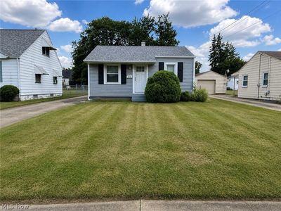 1613 Everett Ave