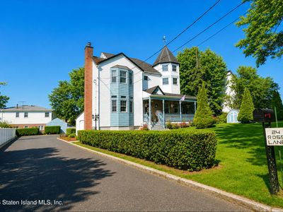 24 Ross Ln