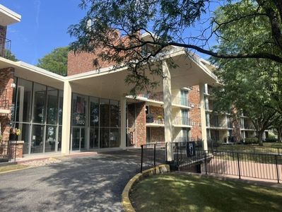 1150 E Jackson St APT 2S