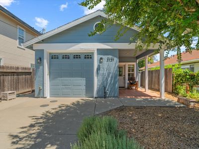 2121 Perkins Way