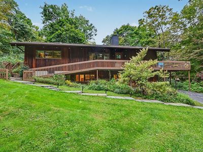 380 Long Ridge Road