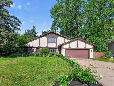 4008 Macalaster Dr NE