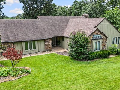 2 Ettington Dr