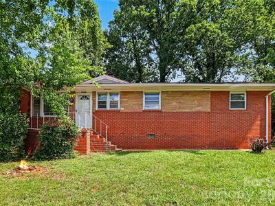 2000 Russell Ave