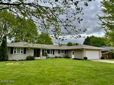 923 Lyn Rd