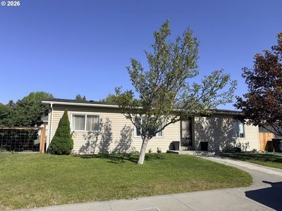 1330 W Sunland Ave