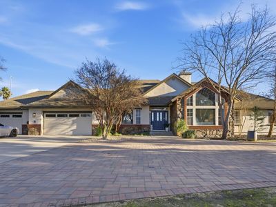 380 W Middle Ave