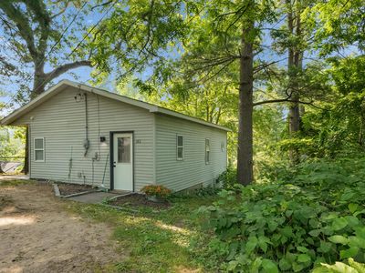 382 Pine Dr