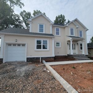 208 E James Pl E