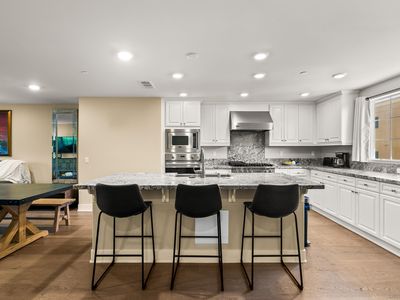 2406 Torrey Pines Rd UNIT 150