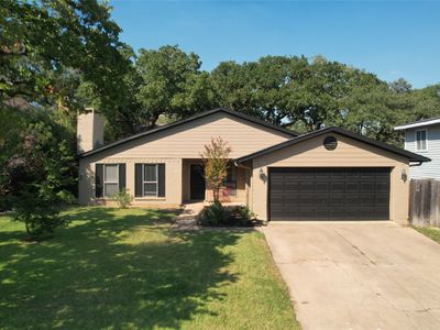2813 Meandering Way