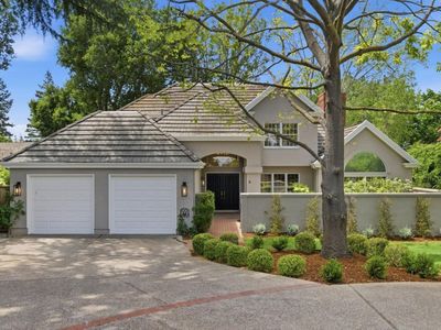 8 Almendra Ln