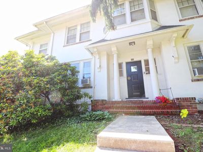 200 W Springfield Rd