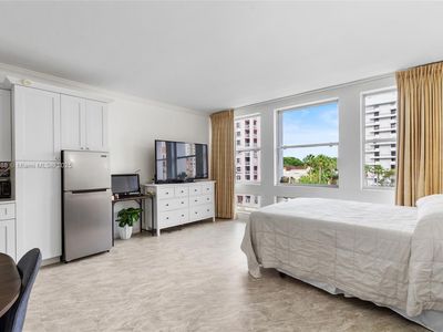 700 Biltmore Way APT 415