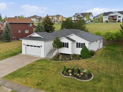 6872 Joy Dr