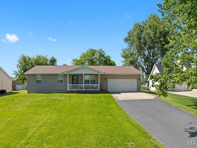 Property at 1231 Bahamas Dr, Edwardsville, IL