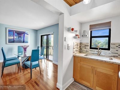 701 NW 19th St UNIT 300