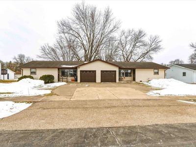 1820 East EMERALD STREET #1822 E Emerald Stree