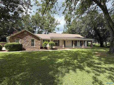 100 Brass Oak Dr