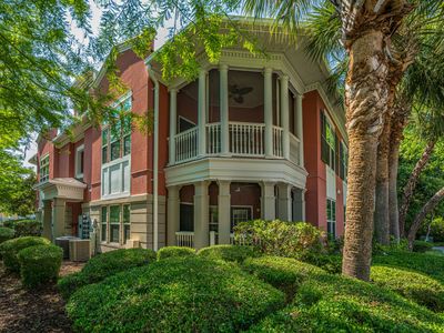 1216 Telfair Way