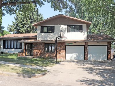 216 W Apollo Ave