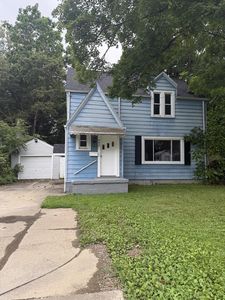643 W 3rd St