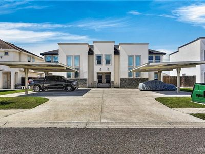 627 E Danielle St