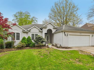 Property at 6255 Highland Rd, Highland Heights, OH