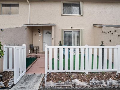 1625 NW 80th Ave APT D