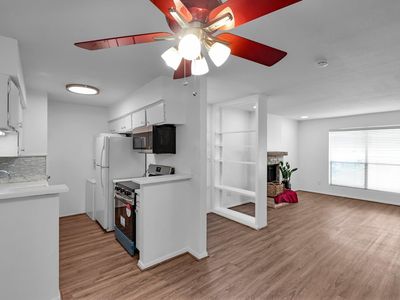 2100 Wilcrest Dr APT 203