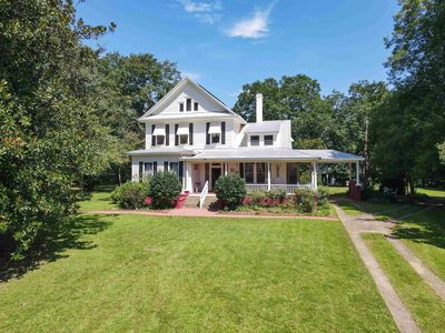 695 Main St