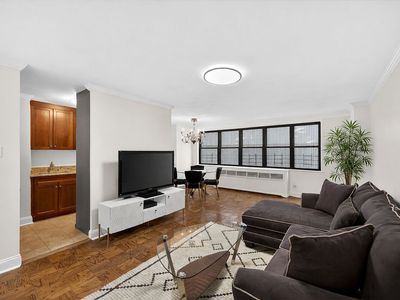 330 3rd Ave APT 8A