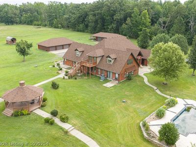 1323 Hilltop Dr