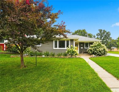 1469 Golfview Dr NE
