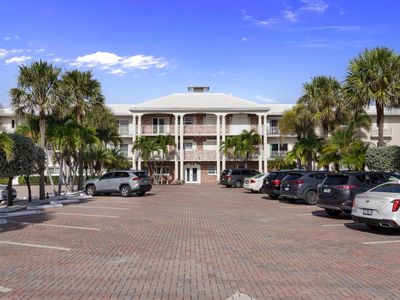 1198 Hillsboro Mile #128