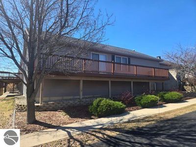 3801 Creekside Dr #21