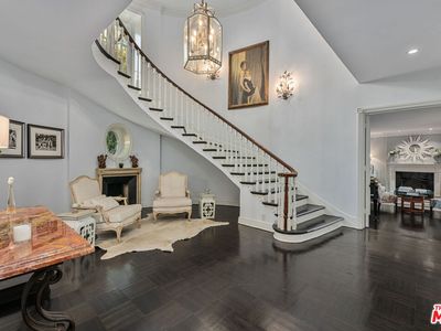 1110 Benedict Canyon Dr