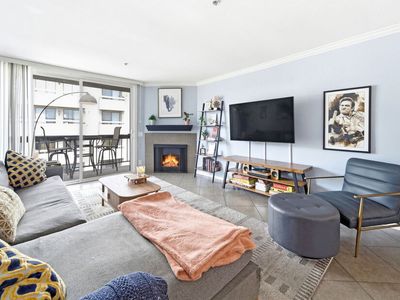 7320 Hawthorn Ave APT 410