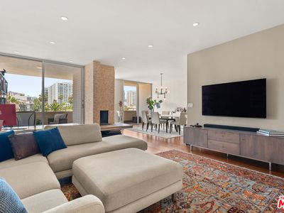 1333 S Beverly Glen Blvd APT 703