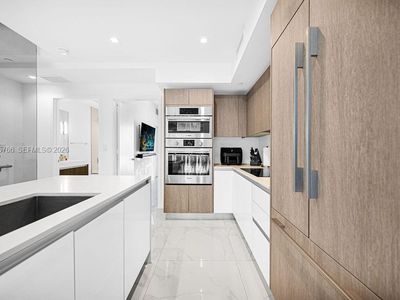 455 NE 39th St Unit 205