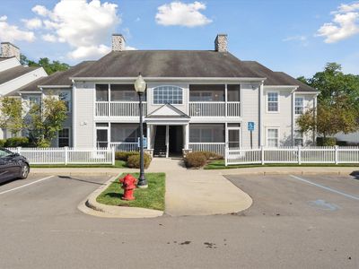 2710 S Knightsbridge Cir