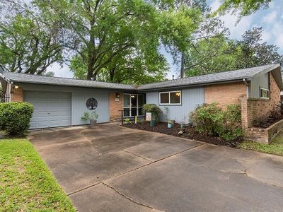 12019 Dunlap St