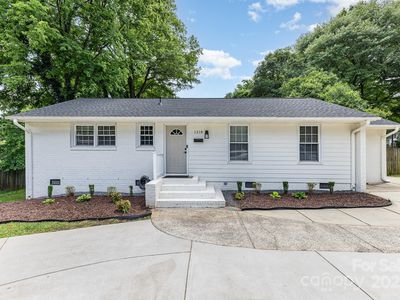 1218 E Woodlawn Rd