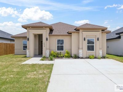 699 Foster Ln