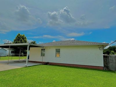 809 Schriever St