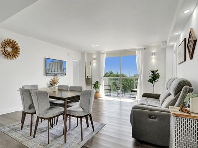 13499 Biscayne Blvd #610